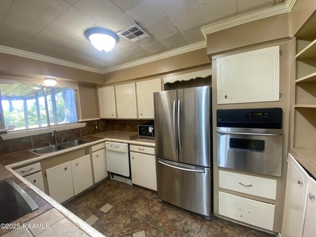 Building Photo - 1656 Bellridge Dr