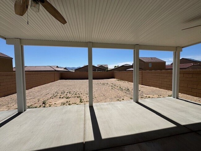 Building Photo - 3br 2Ba 2-Story Home with fenced yard and garage Near Golf Course, Rotary Park