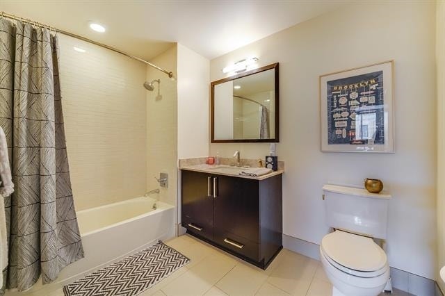 Building Photo - 1100 Maxwell Ln