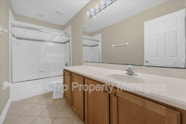 Building Photo - 5864 Lake Melrose Dr