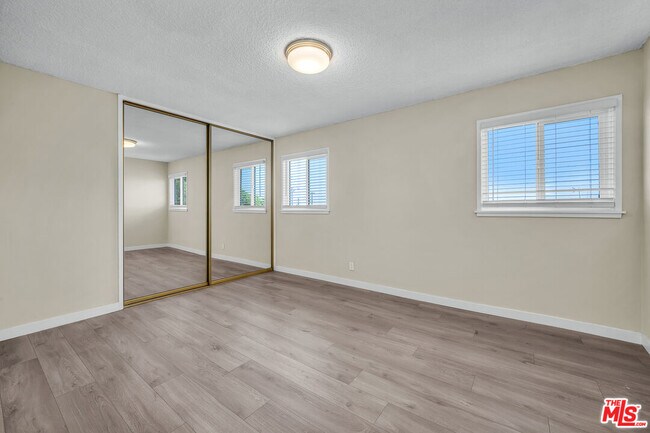 Building Photo - 5137 Reynier Ave