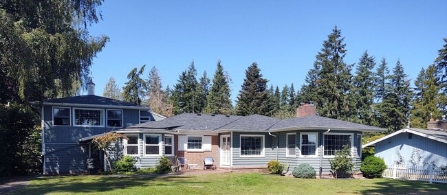 Primary Photo - Scandia Waterfront! Furnished! Short lease...