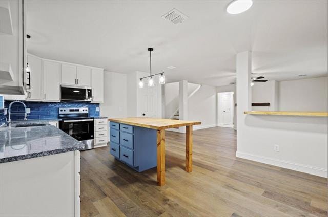 Building Photo - 1713 Pebblebrook Ln