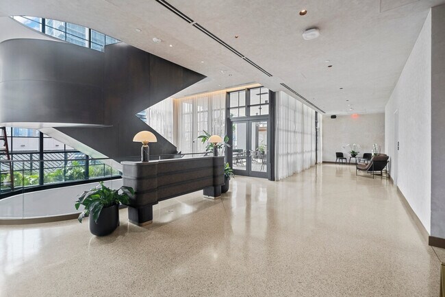 Building Photo - 215 SW 5th Ave