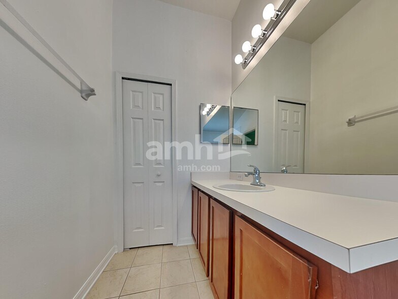 Building Photo - 6821 Aramon Ct