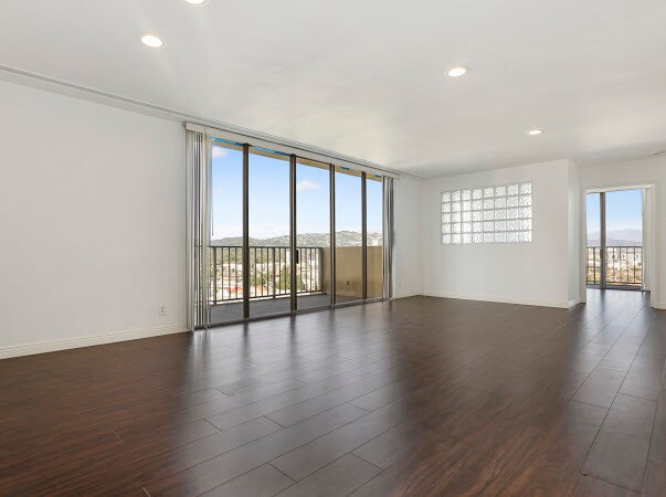 Building Photo - 2160 Century Park E