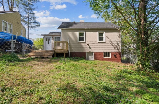 Building Photo - Charming 2-Bed/1 Bath Home Near NC State University