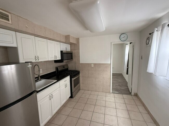 Building Photo - 4134 Longshore Ave
