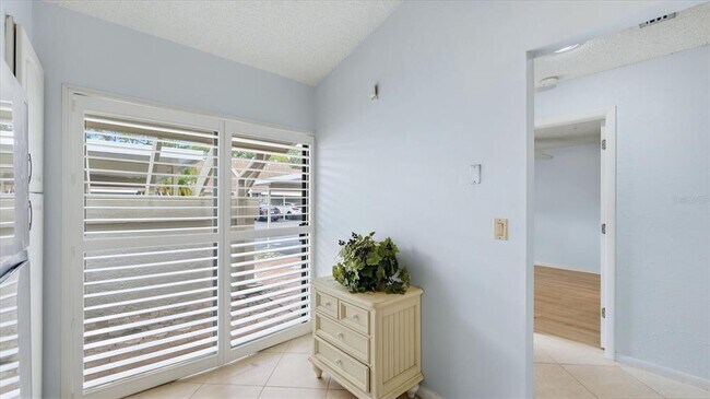 Building Photo - 5350 Myrtle Wood