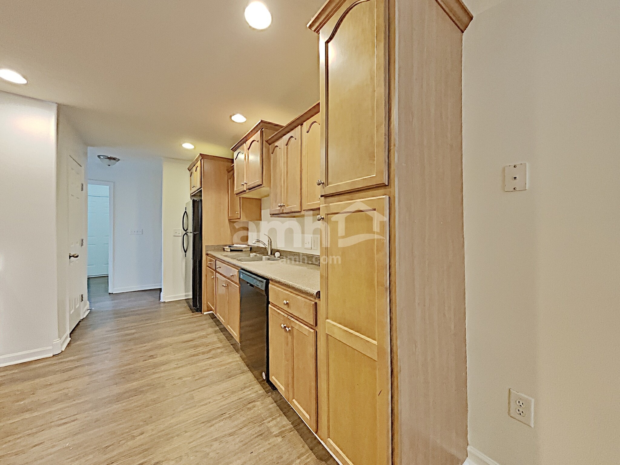 Building Photo - 1315 Chapmans Retreat Dr