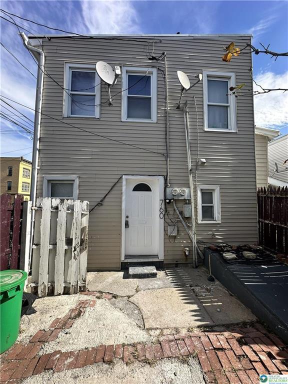 Building Photo - 760 N Lumber St