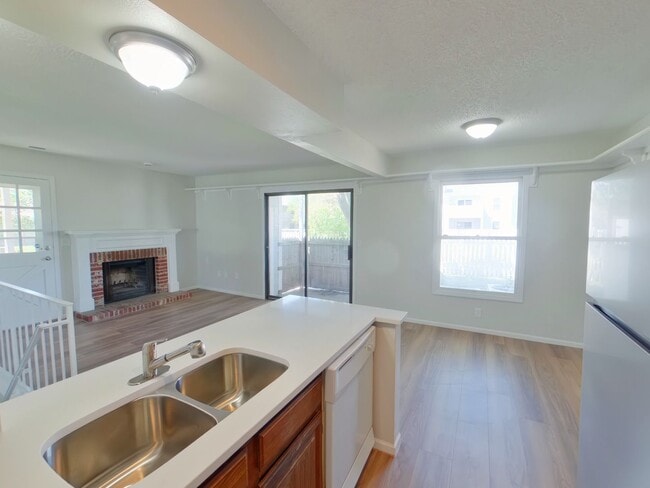Building Photo - 1717 Cypress* #112