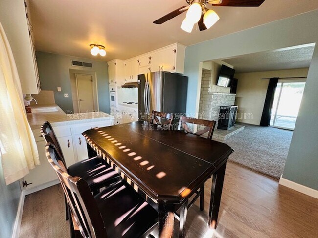 Building Photo - 3536 E Behymer Ave