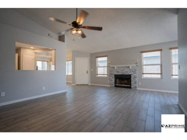 Building Photo - A Rare Treasure in Radiant Peoria, This En...