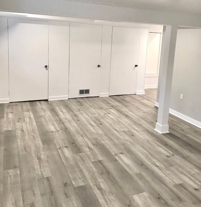 Building Photo - 400 Duquesne Dr