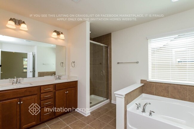 Building Photo - 457 Augustus Lane