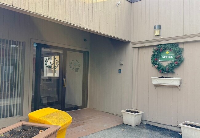 Building Photo - 32 Shrewsbury Green Dr