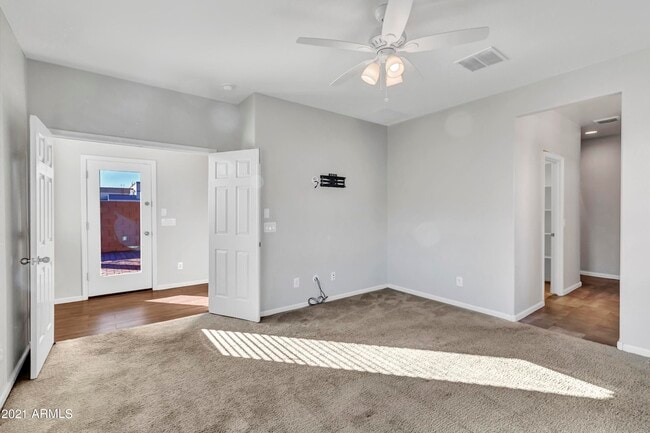 Building Photo - 7047 E Osage Ave