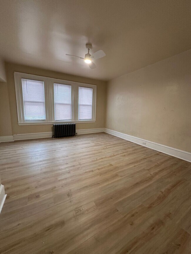 Building Photo - 1306 W Hunting Park Ave