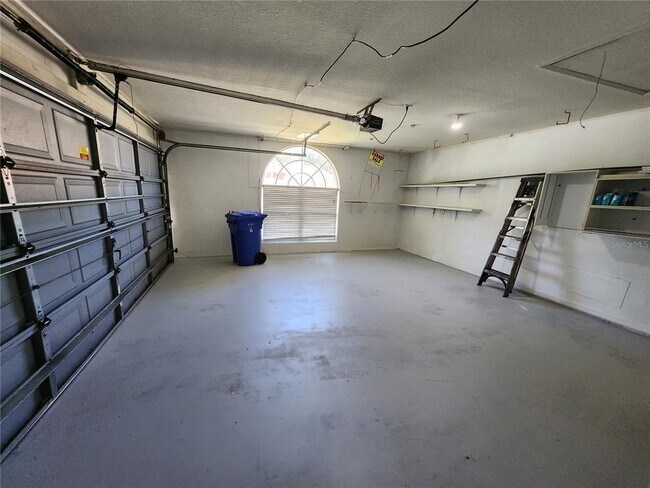 Building Photo - 819 Sandy Trail Pl