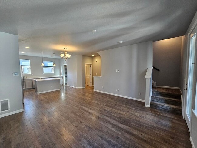 Building Photo - Contemporary townhome in Great Location