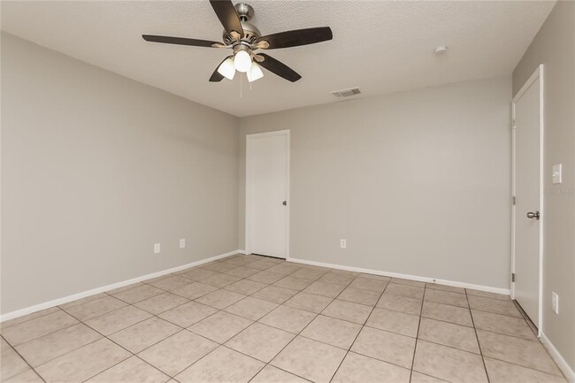 Building Photo - 1815 Prairie Lake Blvd