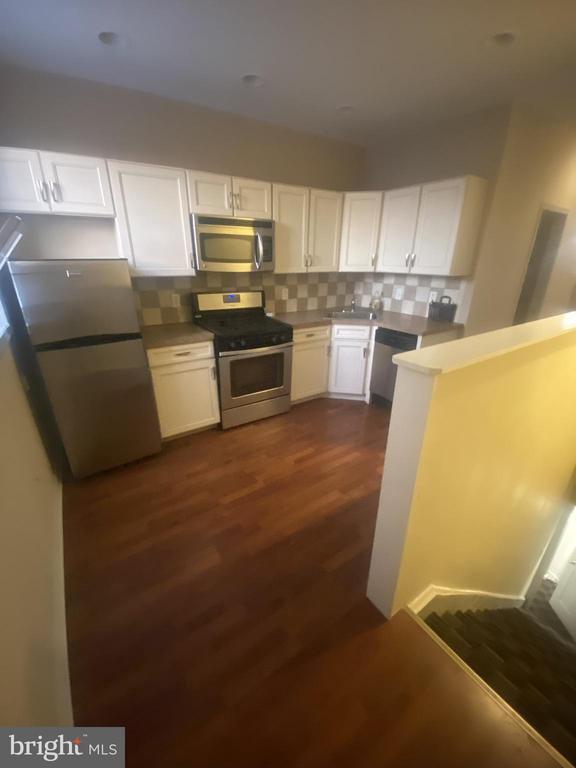 Building Photo - 2428 S Broad St