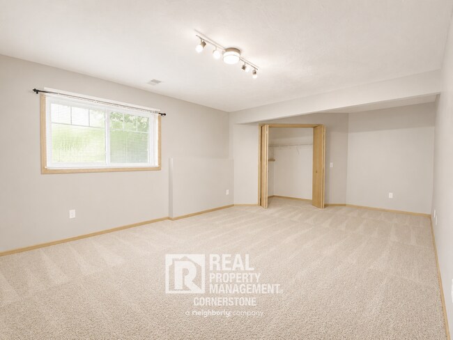 Building Photo - 478 116th Ave