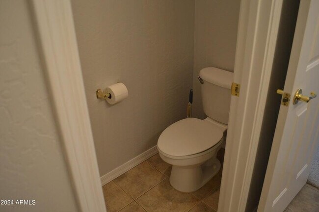 Building Photo - 4132 E Carriage Ct