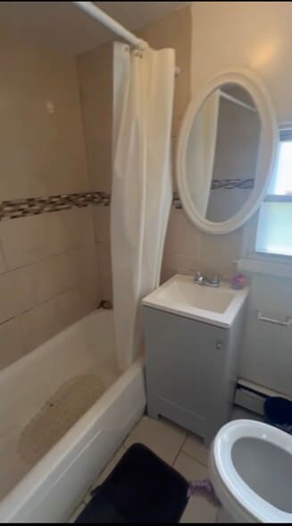 Bathroom - 738 Edgar Rd