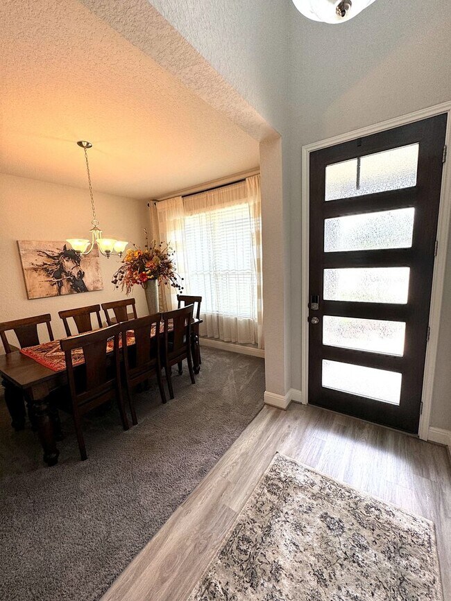 Building Photo - Modern 3-Bedroom Home Near Alamo Ranch with Covered Patio & Privacy Fence