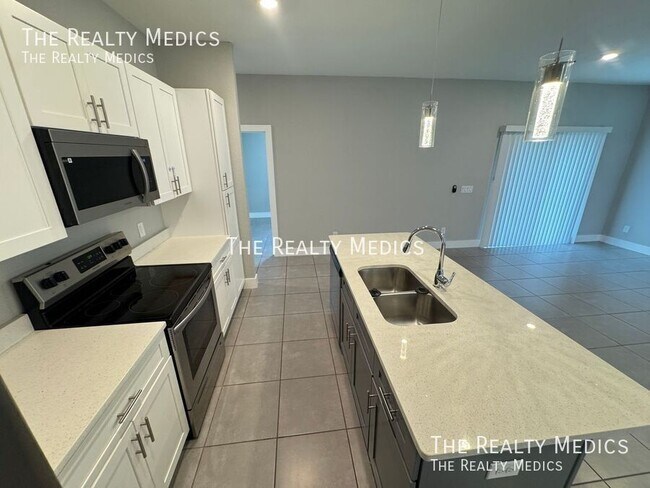 Building Photo - 310 Drum Ct