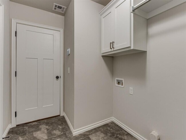 Building Photo - 479 Cherrybark Dr