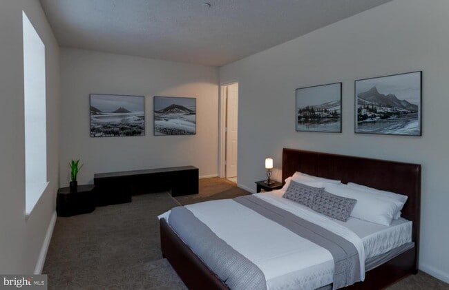 Building Photo - 2502 Regal Pl