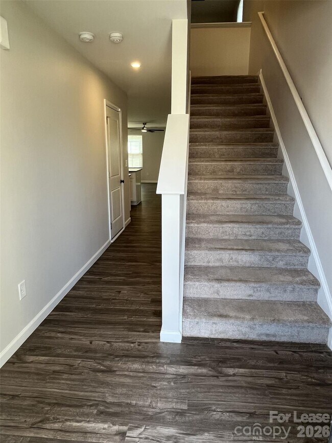 Building Photo - 4320 Bowline Dr