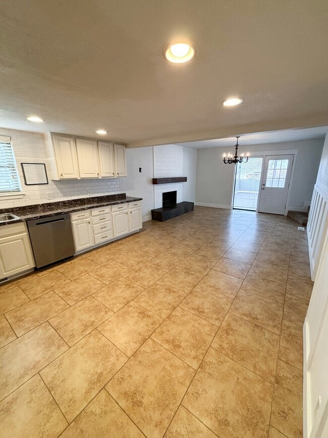 Building Photo - 1657 N 645 W St