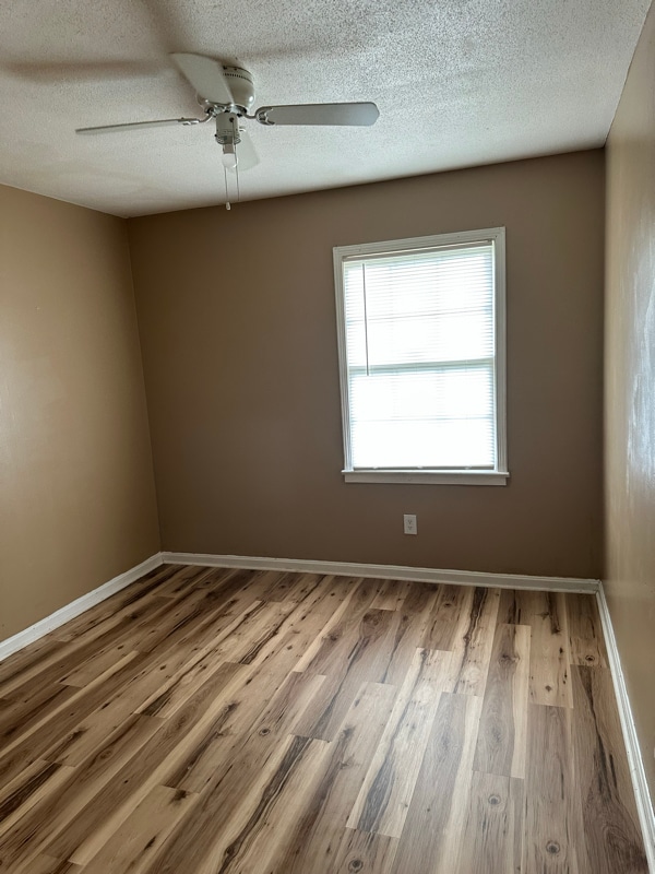 Building Photo - 3503 Willow Ln