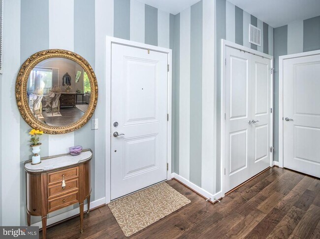 Building Photo - 3989 Norton Pl