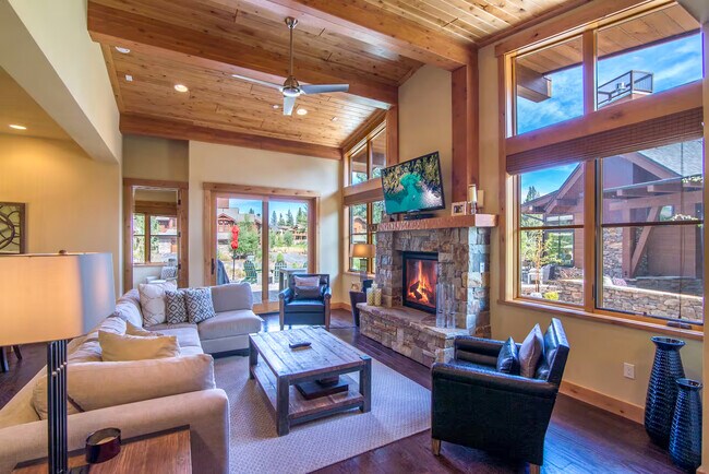 Building Photo - 10116 Sagebrush Ct