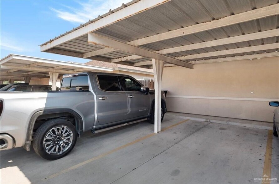 Building Photo - 2009 Jackson St