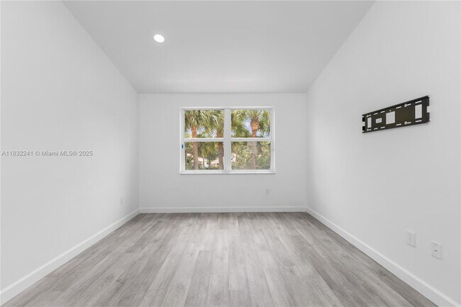 Building Photo - 1430 NW 154th Ln