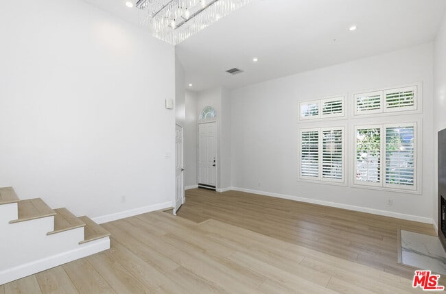 Building Photo - 359 Westlake Vista Ln