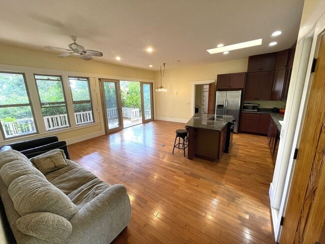 Building Photo - 240 Aulii Dr