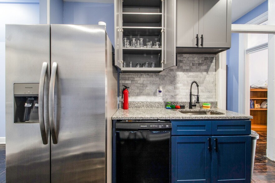 Building Photo - 1232 W Lafayette Ave