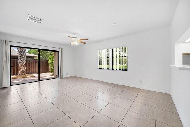 Building Photo - 16422 Straw Way