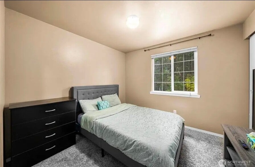 Building Photo - 7923 Incline Ct SE