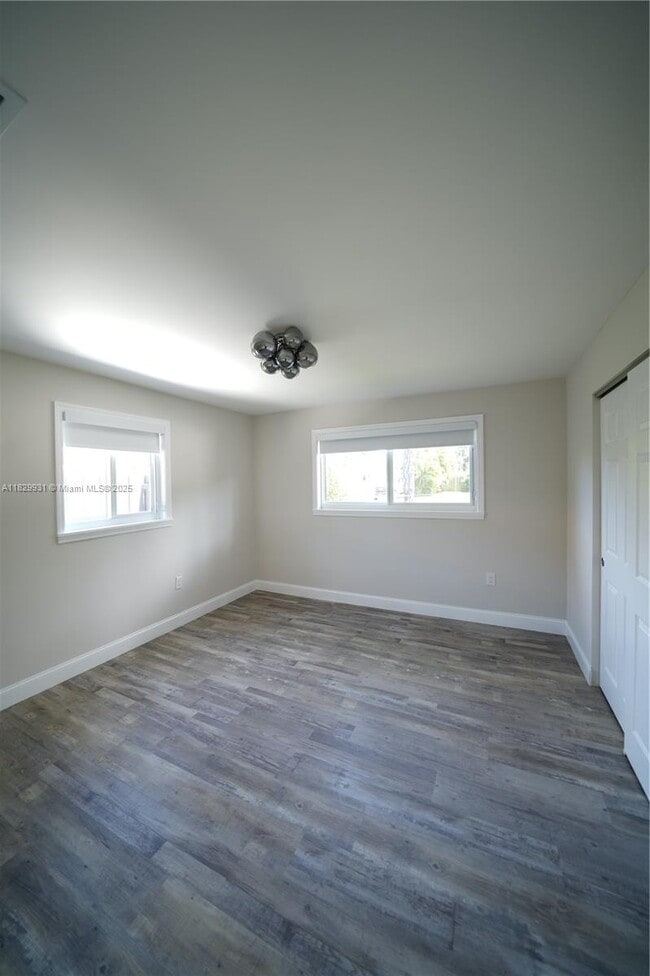 Building Photo - 2573 Conroy Dr