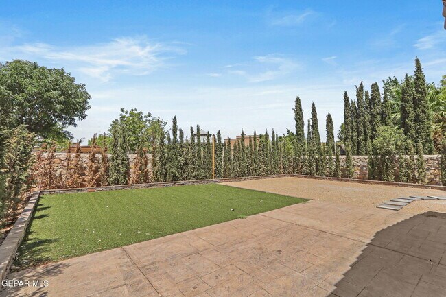 Building Photo - 3121 Tierra Paola Ln