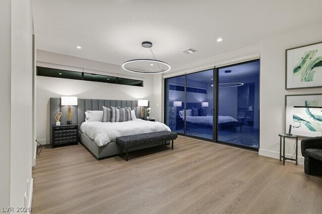 Building Photo - 807 Magnum Cliff Ct