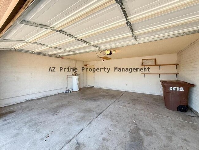 Building Photo - 9358 W Sanna St